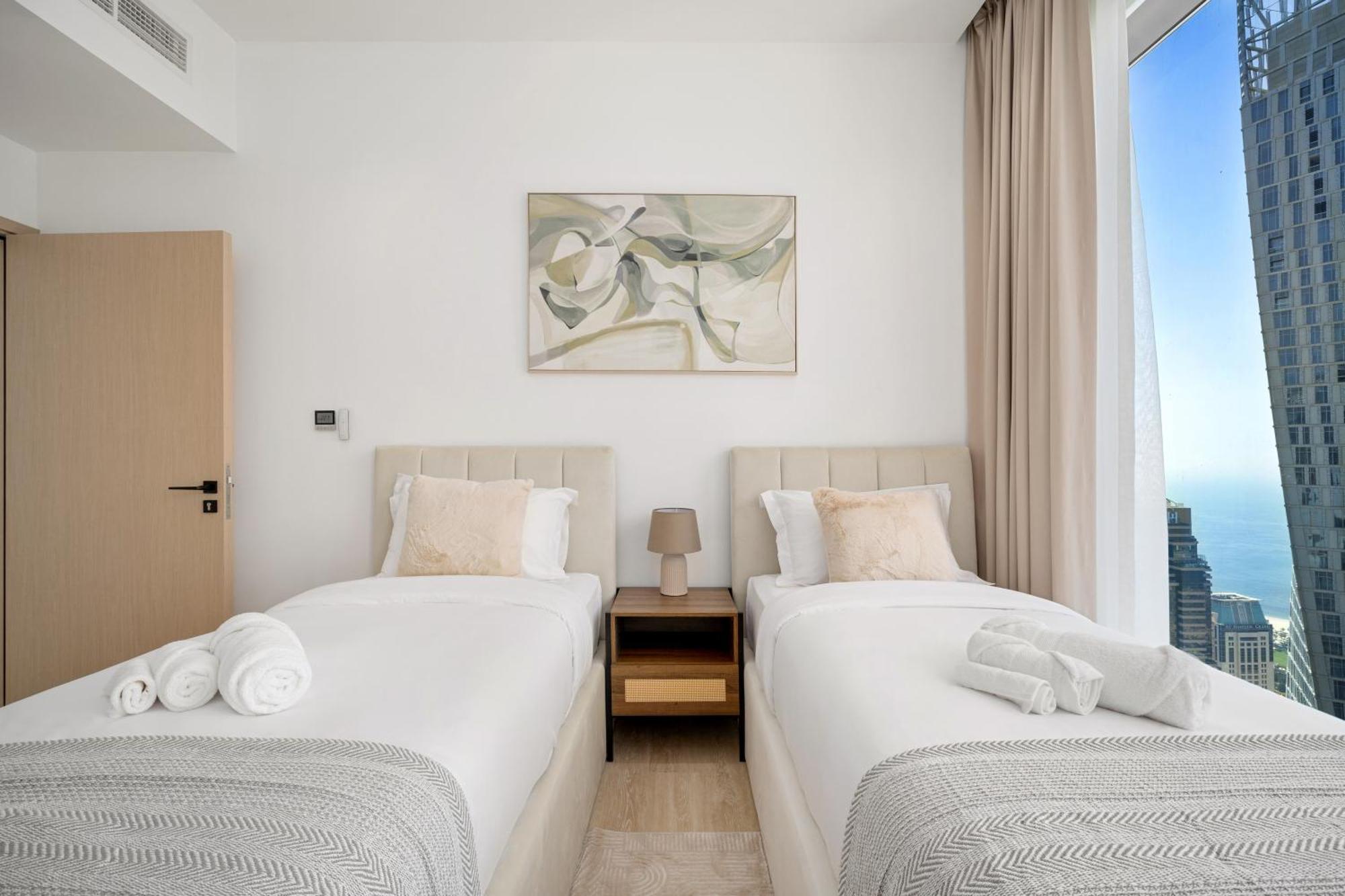 Apartment Marina Gate Luxury Full Marina & Sunset Sea Views *